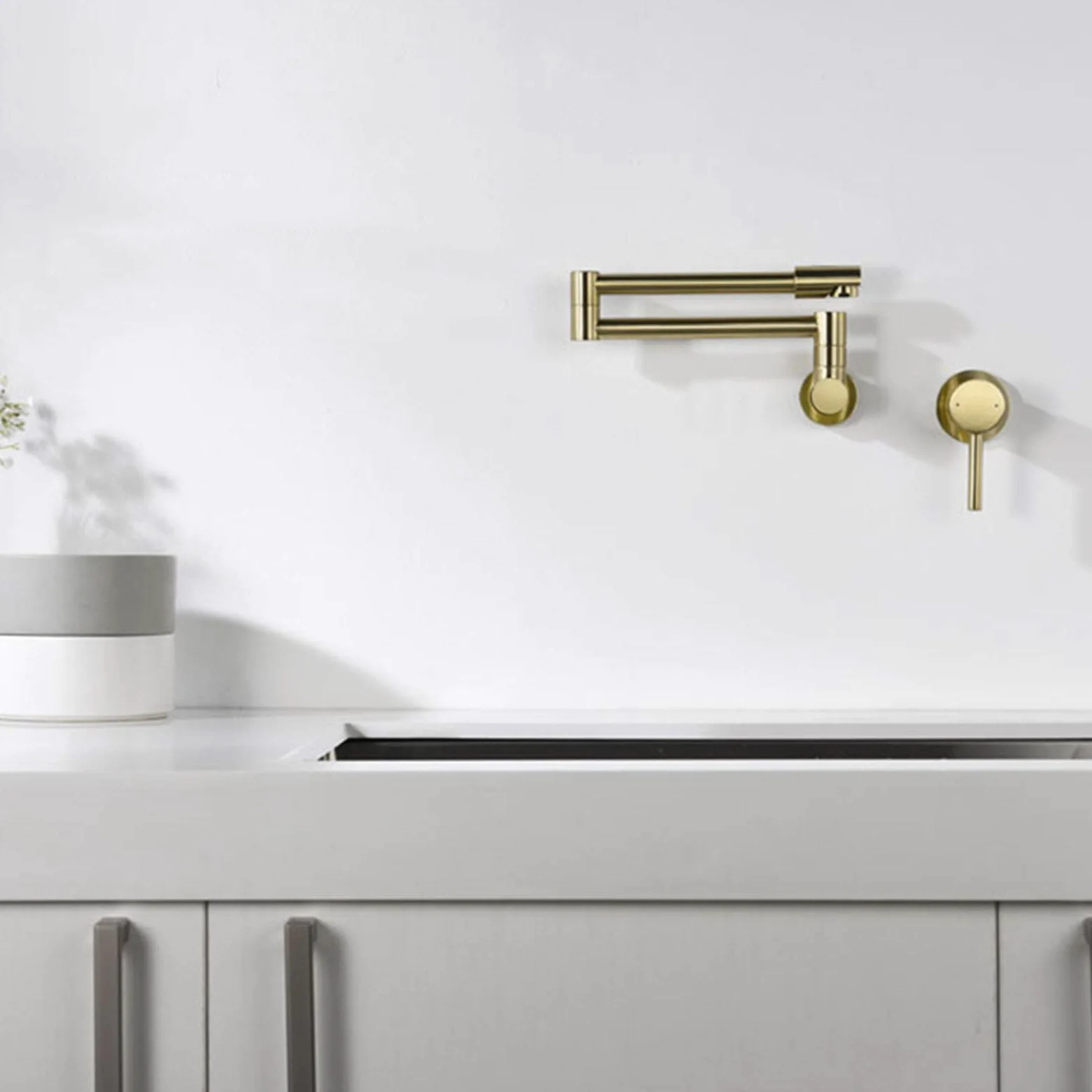 Rubinetto di riempimento per vaso a parete, design a doppio giunto snodato, rubinetto per lavello da cucina in ottone, miscelatore a due fori con maniglia singola, oro spazzolato