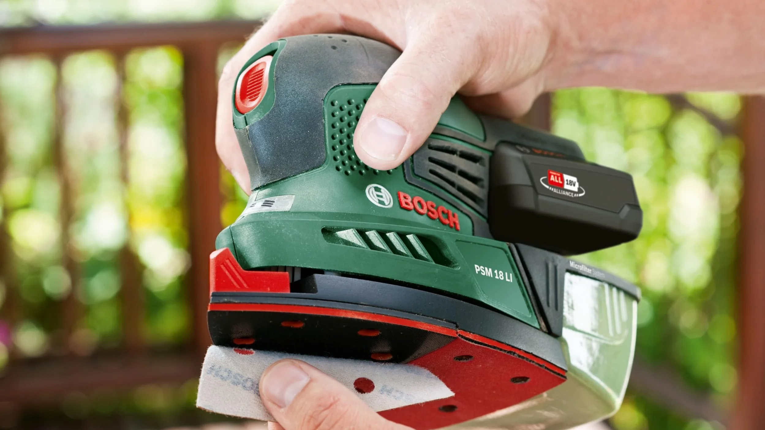 Bosch Home and Garden PSM 18 LI Levigatrice Palmare con Batteria al Litio, Corpo Macchina
