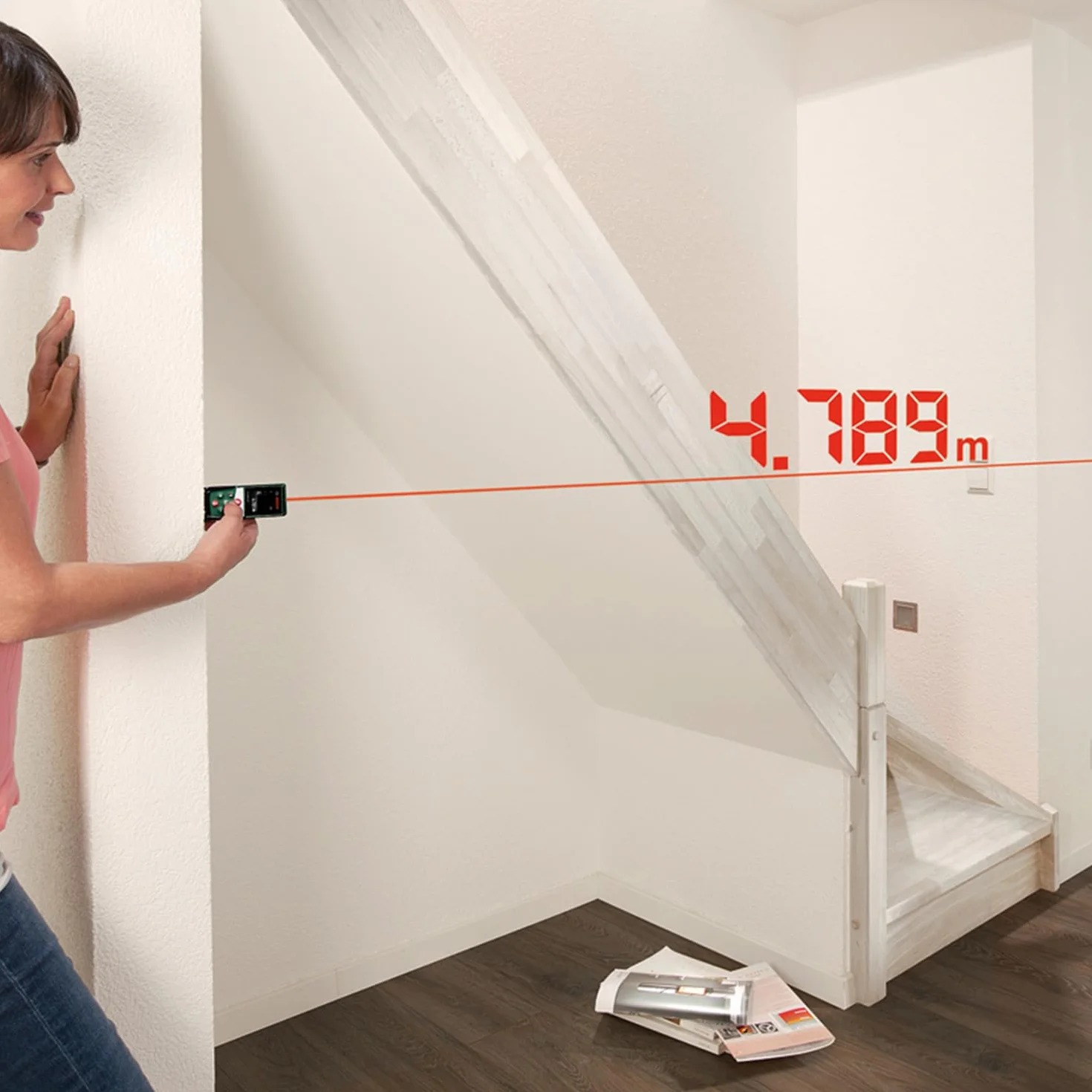 Bosch Metro Laser Distanziometro Laser UniversalDistance 50C (misura distanze fino a 50 m con precisione, connettività Bluetooth, funzioni di misurazione, in scatola di cartone E-Commerce)