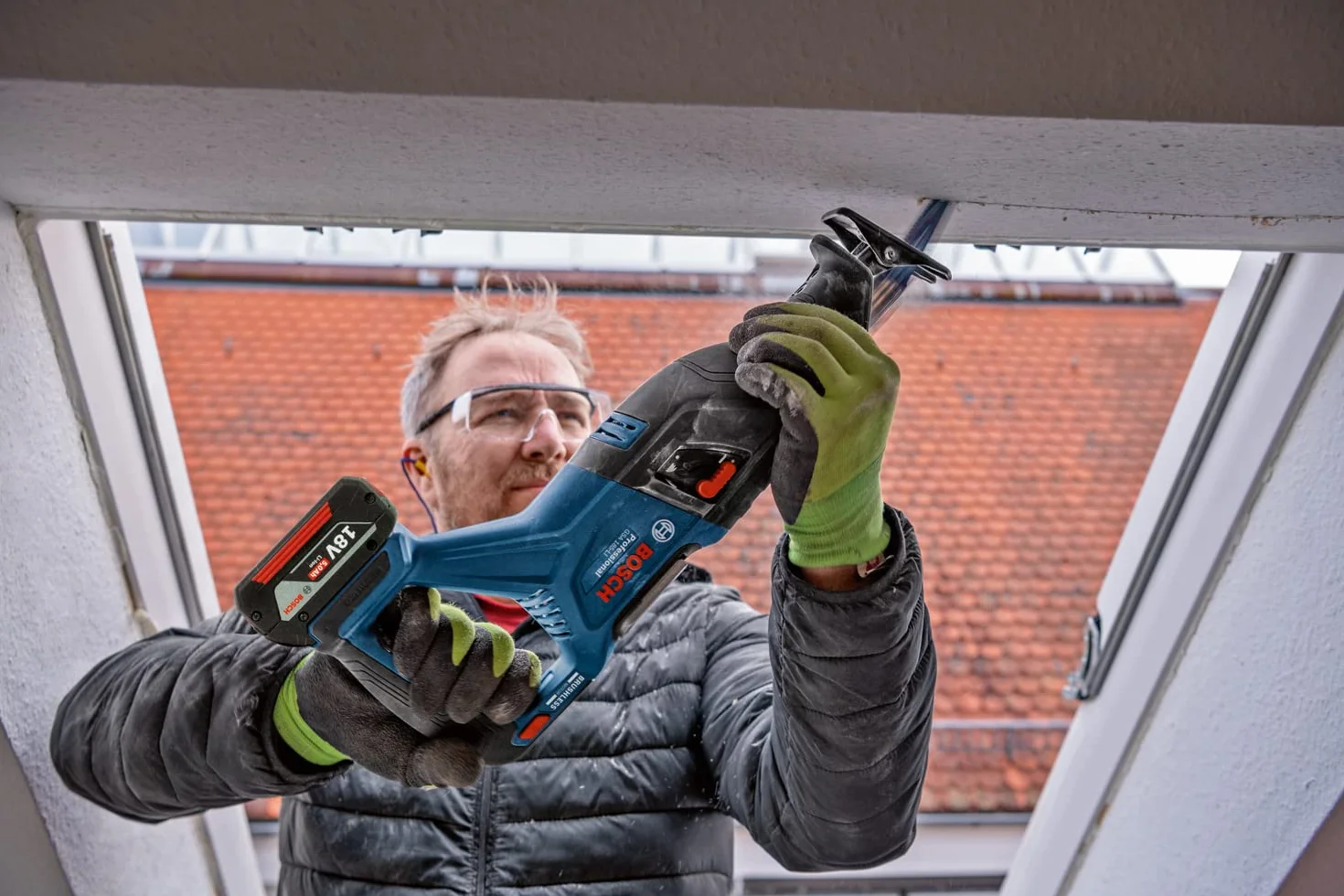 Bosch Professional 18V System Sega universale a batteria BITURBO GSA 18V-28 (senza batteria/caricabatteria)