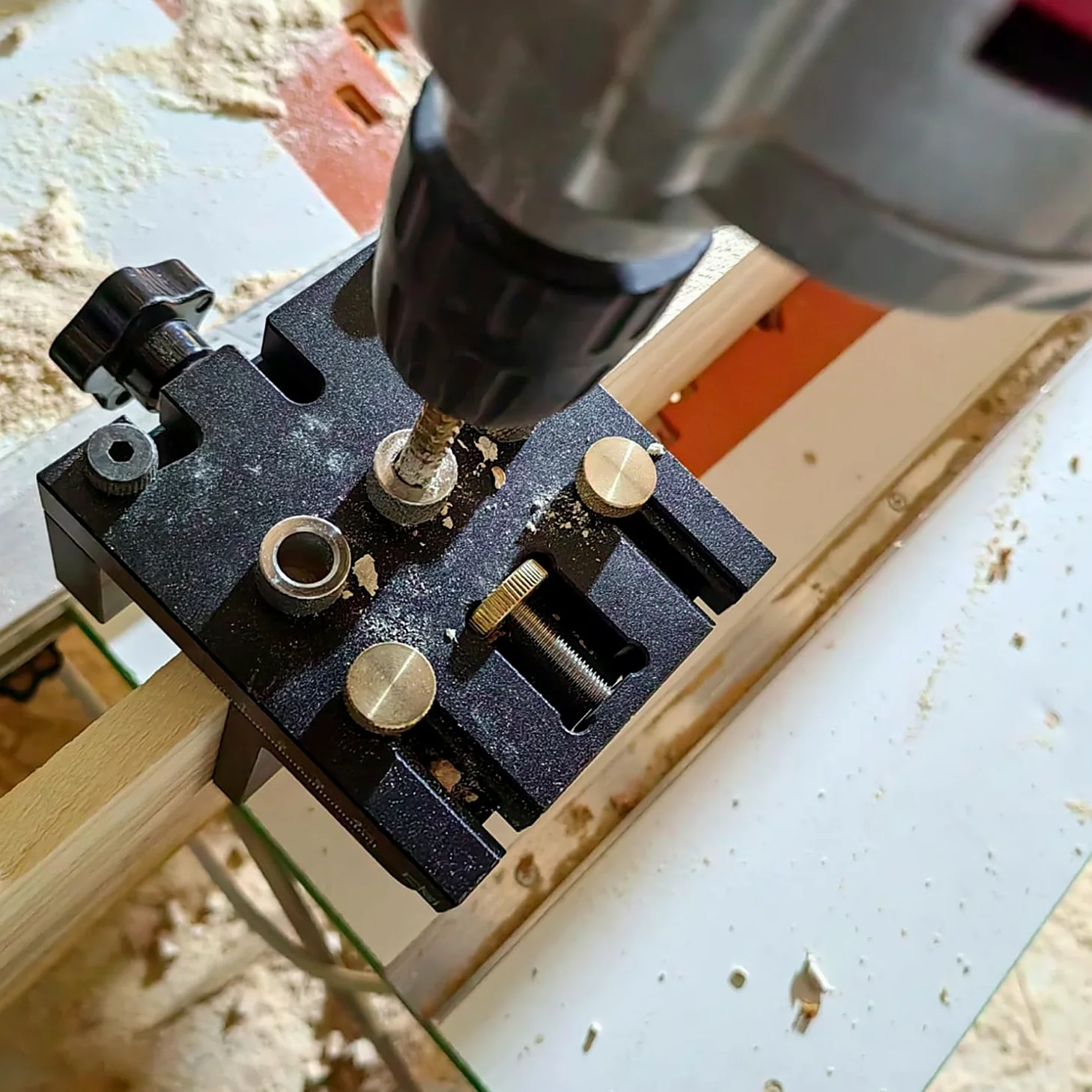 3 in 1 Dima per Spinatura Legno set, Foratura Precisa di Tasselli Legno 6/8/10/15 mm, Modulo Rimovibile, Strumento Ausiliario Tasselli con Clip Posizionamento, Strumento Ausiliario Foratura (nero)