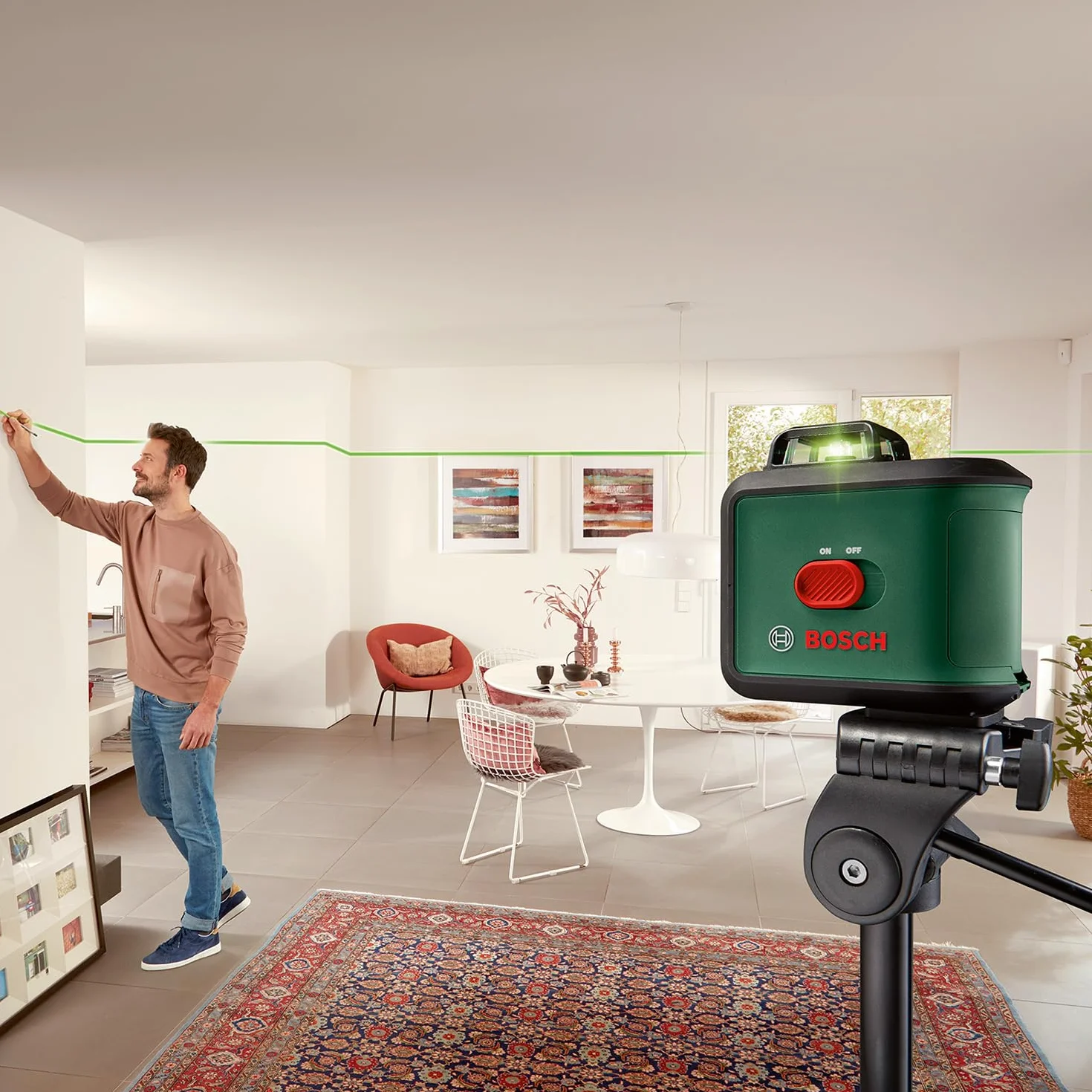 Bosch livella laser multifunzione UniversalLevel 360 con treppiede premium (linee laser verticali + orizzontali incl. 360° per allineamento dell'intera stanza, in scatola di cartone E-Commerce)