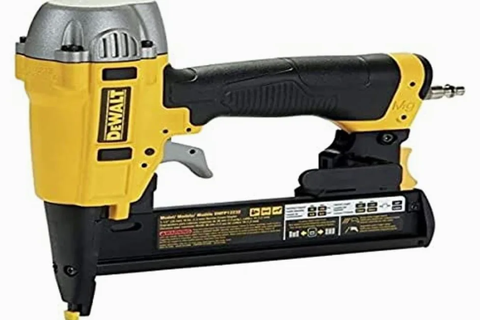 DEWALT DPSSX38-XJ Cucitrice lunghezza graffa 12 - 38mm, diametro 1,27mm.