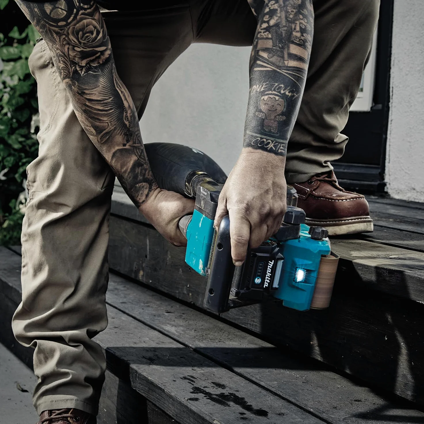 Makita BS001GZ - Smerigliatrice a nastro, 40 V max, larghezza di banda 76 mm, senza batteria e caricatore