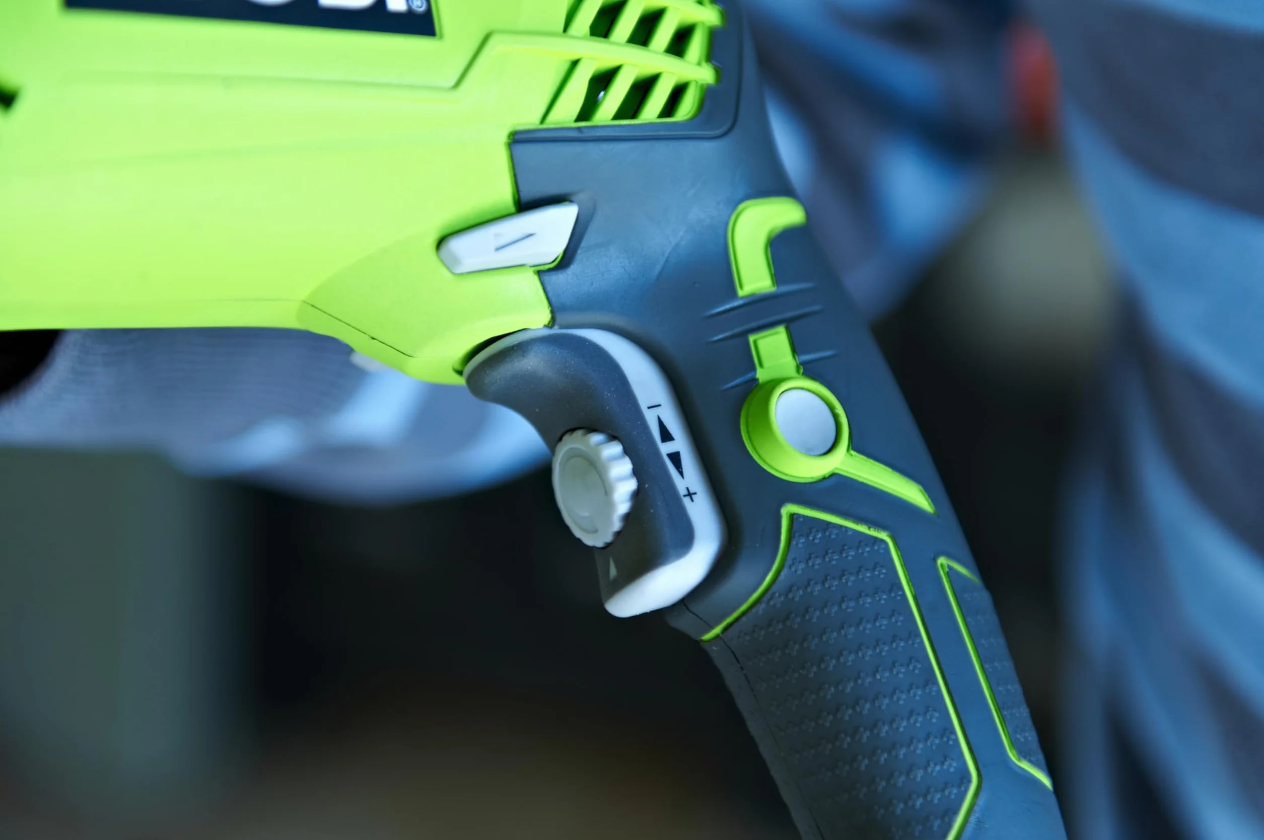 Ryobi Trapano a Percussione Elettrico 1200W, Mandrino Autoserrante 13 mm, 2 Velocità, Reversibile, per Legno Metallo e Muratura, Impugnatura Ausiliaria, Luce LED, Asta di Profondità, RPD1200-K