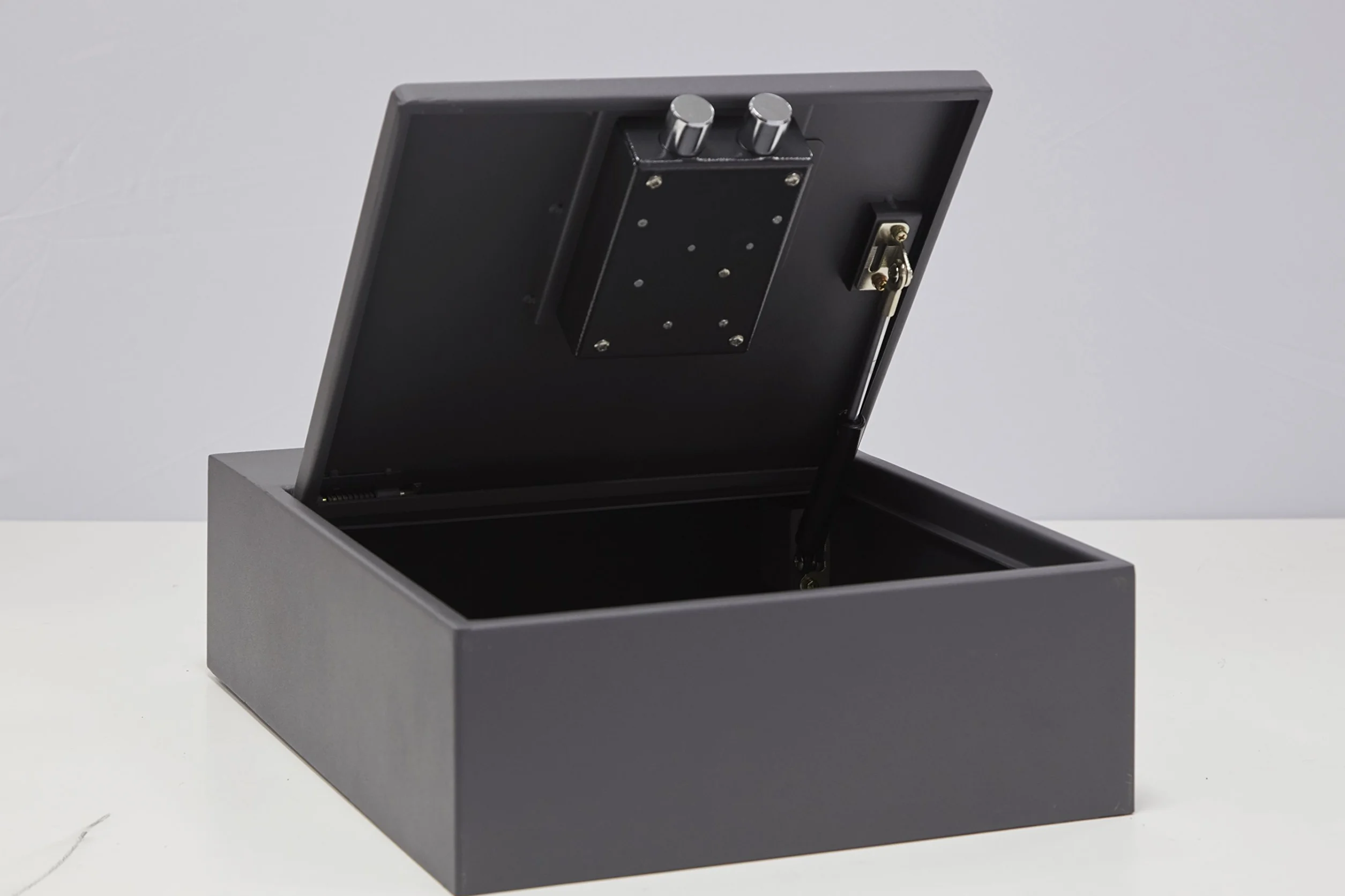 ARREGUI Basa 20000-S7K Cassaforte da installare mimetizzata sul fondo dell'armadio | Apertura a chiave | 11 x 31 x 38 cm | 11 L