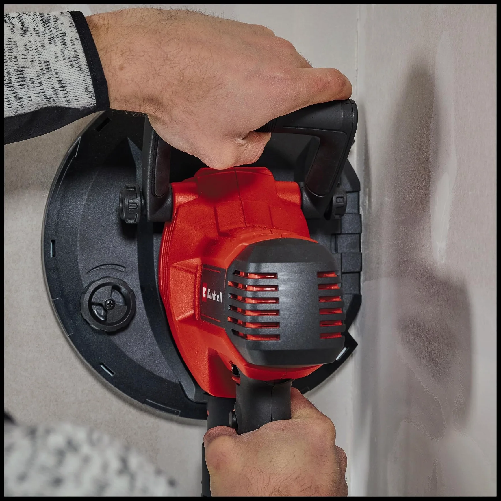 Einhell Smerigliatrice per cartongesso TC-DWS 225 (1220 W, piatto abrasivo con corona a spazzola, aspirazione polvere integrata, 6 x carta vetrata Ø 225 mm),Versione 2024