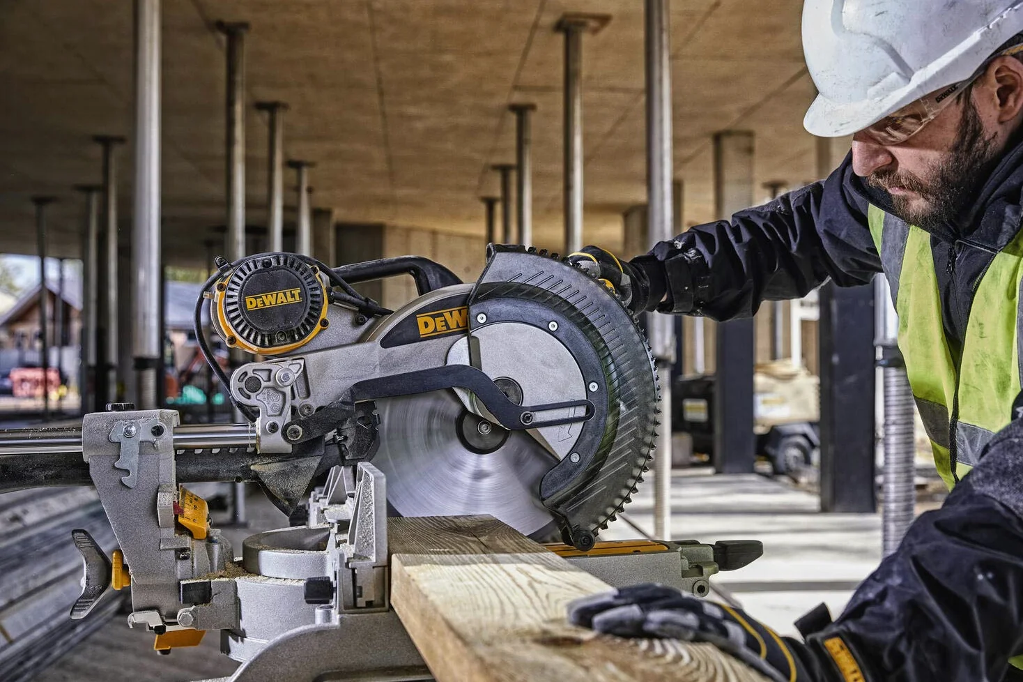 DEWALT DWS780-QS Troncatrice Radiale Doppio Abbattimento della Testa, 1675 W, Giallo/Nero, 305 mm