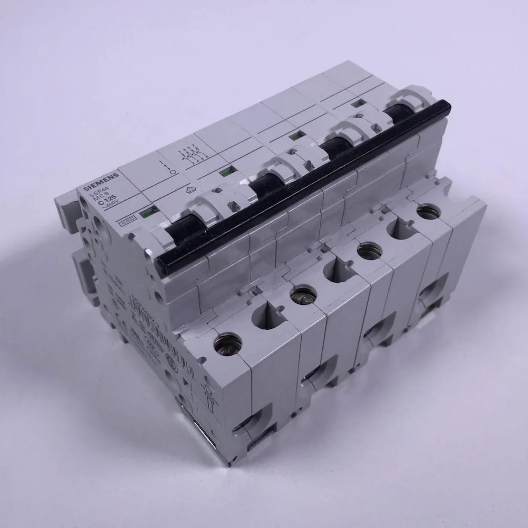 INT.AUT.70 ACC.10kA -C 6M 4P 125A