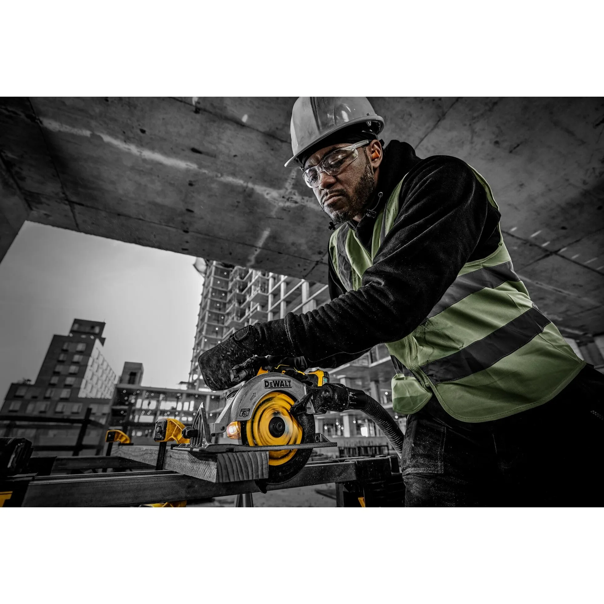 DEWALT DCS565NT-XJ Sega Circolare 18V motore BRUSHLESS, 4950 giri/min, ø lama/foro 165/20 mm