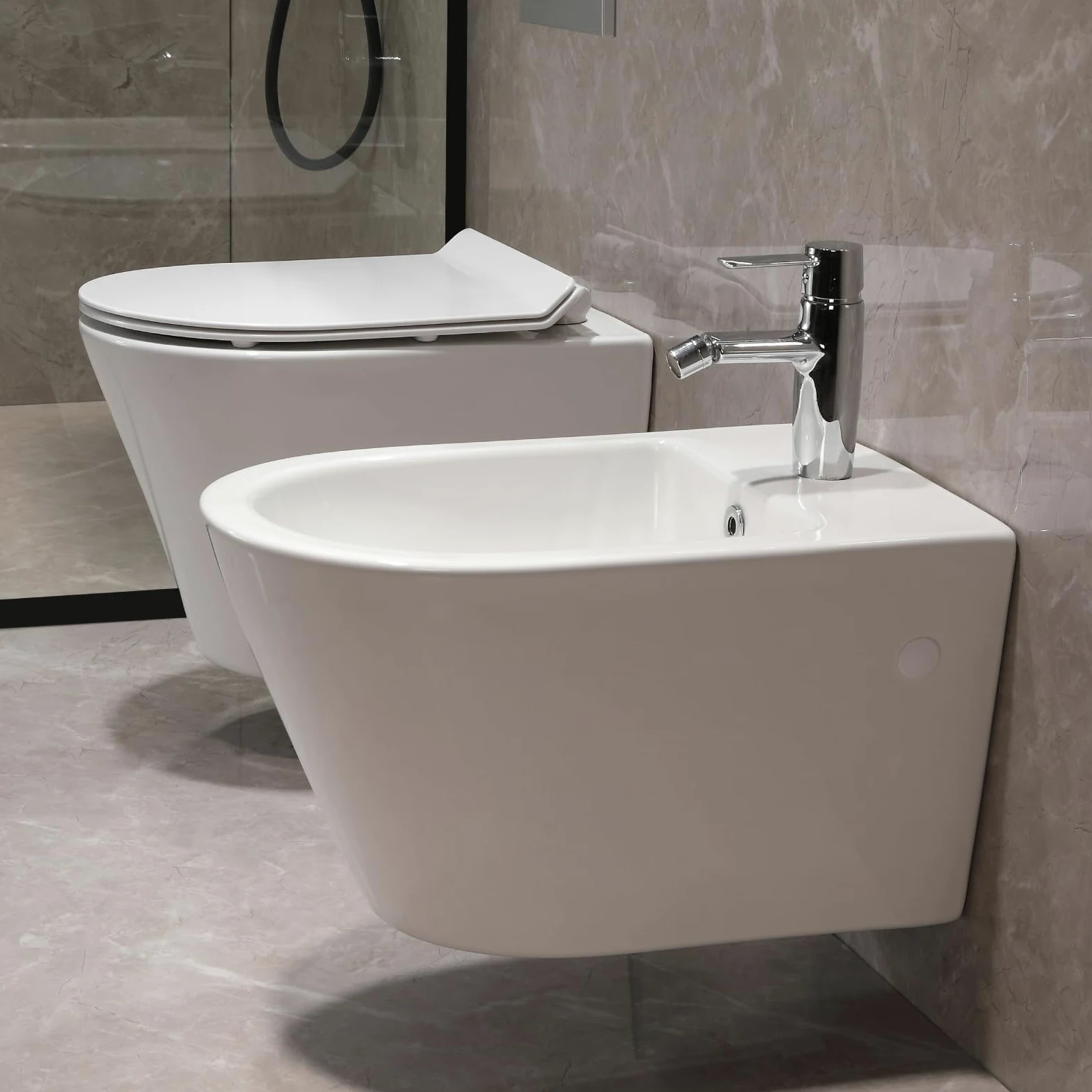 Set WC sospeso senza bordi per WC con sospensione bidet – WC da parete con rivestimento nano – WC con sedile WC con abbassamento automatico – bidet da parete per doccia intima – bidet doccia igienica