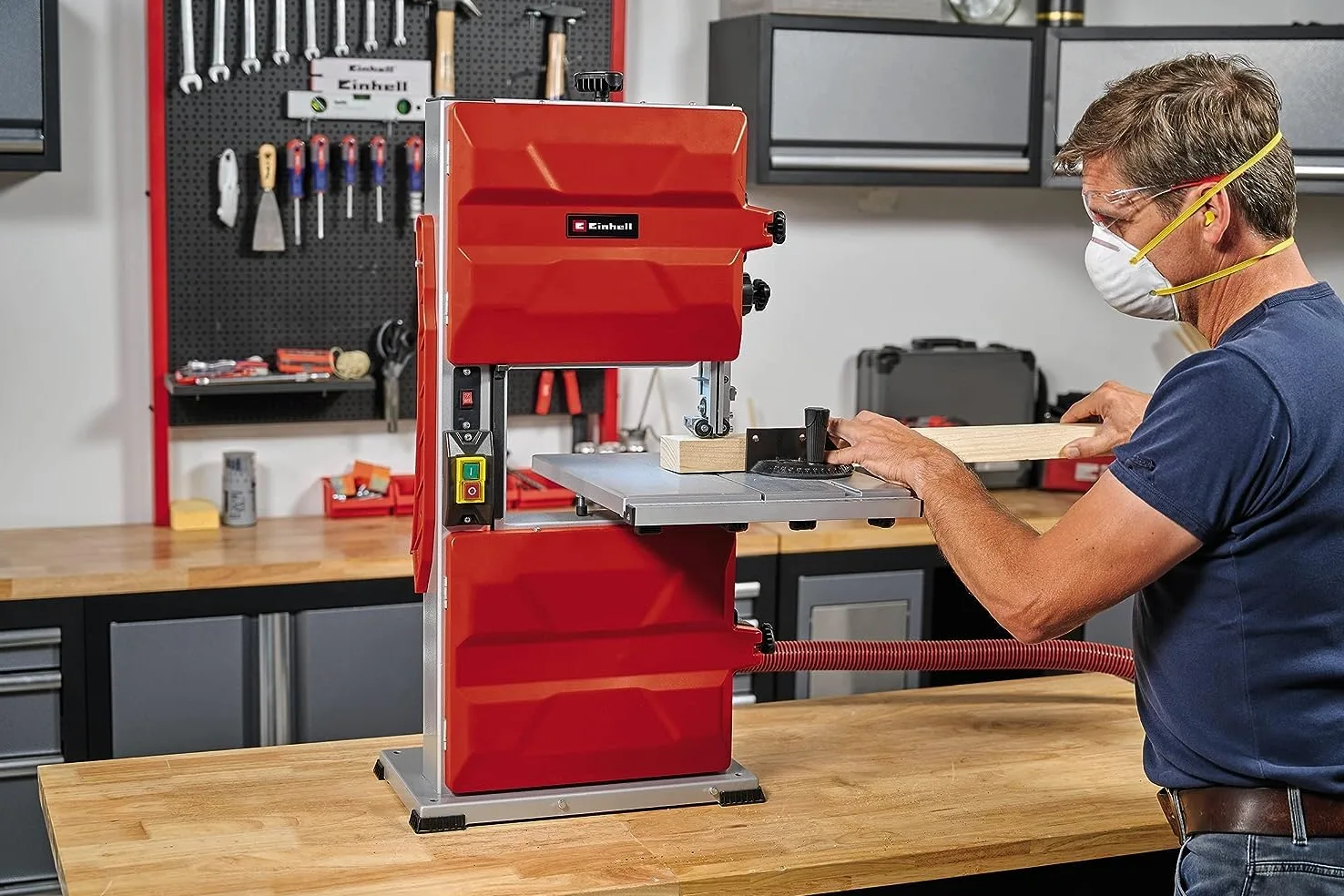 Einhell Sega a nastro TC-SB 245 L (400 W, 726 m/min, larghezza di passaggio 245 mm, altezza di taglio max. 101 mm, piano di taglio regolabile, guida parallela e angolare, collegamento di aspirazione)