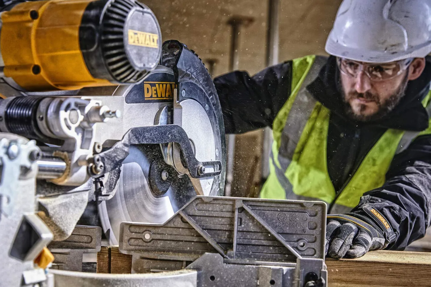 DEWALT DWS780-QS Troncatrice Radiale Doppio Abbattimento della Testa, 1675 W, Giallo/Nero, 305 mm