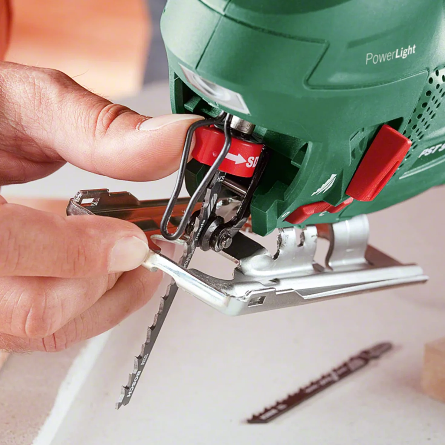 Bosch Home and Garden 06033A0200 Compact Expert Seghetto Alternativo, Verde, 620 W
