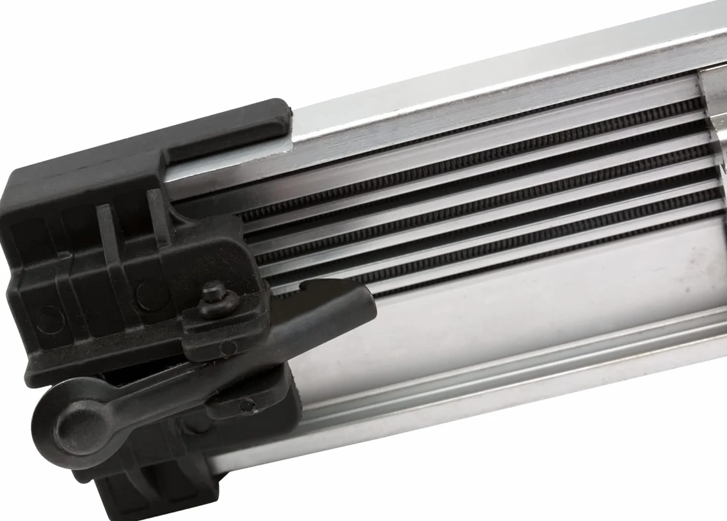SALKI CSK P06 Chiodatrice Pneumatica – Pistola Pneumatica per Chiodi, Graffettatrice per Lavori di Falegnameria, Compatibile con Chiodi PIN 0,6 da 12 a 35 mm di Lunghezza