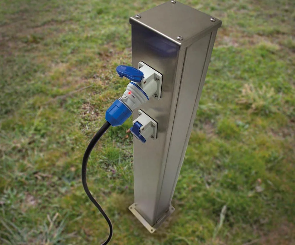 as - Schwabe Cavo di prolunga da campeggio, 25 m, 230 V, 16 A, 3 poli, spina CEE con indicatore di tensione, accoppiamento CEE con coperchio ribaltabile, prolunga per camper, prodotto in Germania,