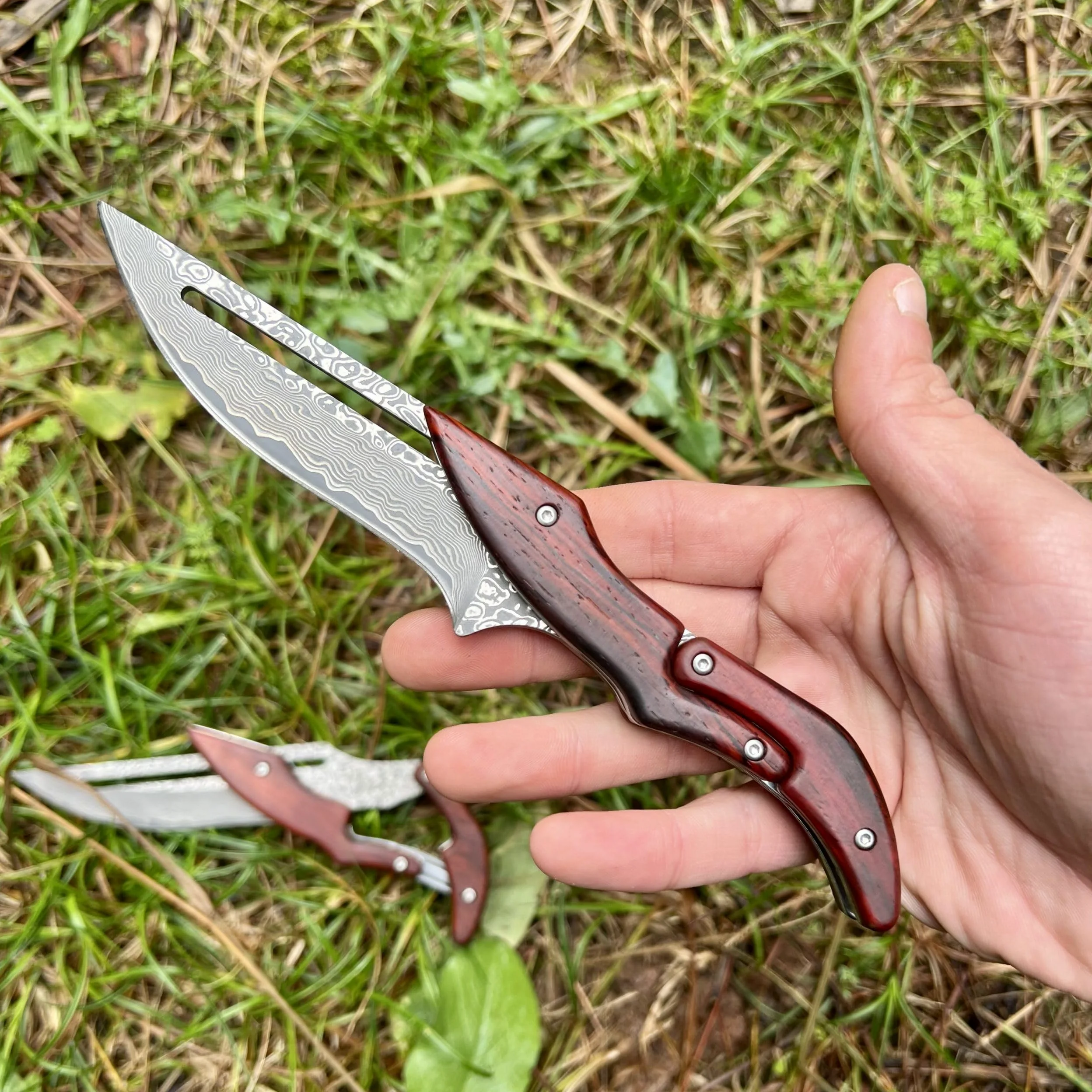 Coltello Pieghevole Tasca Damasco Attrito Acciaio 67 Strati VG10 Damasco Giapponese Lama Affilata Manico Legno Collezione Regalo Uomo Festa Padre Pesca Bushcraft EDC Artigianato