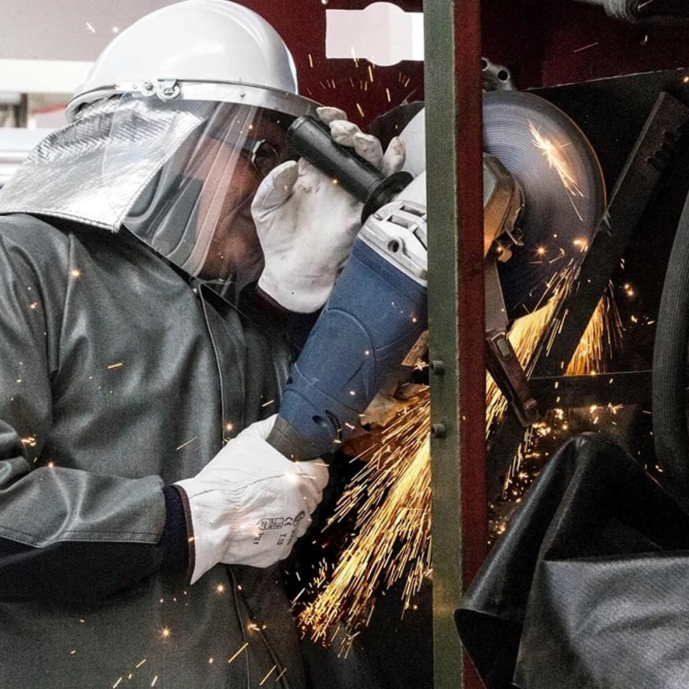 TEXFIRE | Coperta ignifuga per saldatura WELD S2. Resiste fino a 900ºC. Resiste agli impatti incandescenti di saldatura, taglio e smerigliatura.