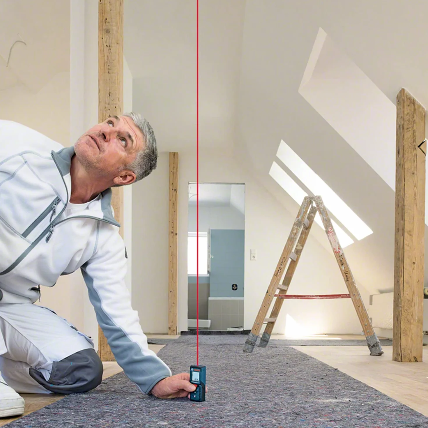 Bosch Professional Metro Laser Distanziometro Laser GLM 40 (con funzione di memorizzazione, campo di misurazione: 0,15 – 40 m, 2 pile da 1,5 V, custodia protettiva)