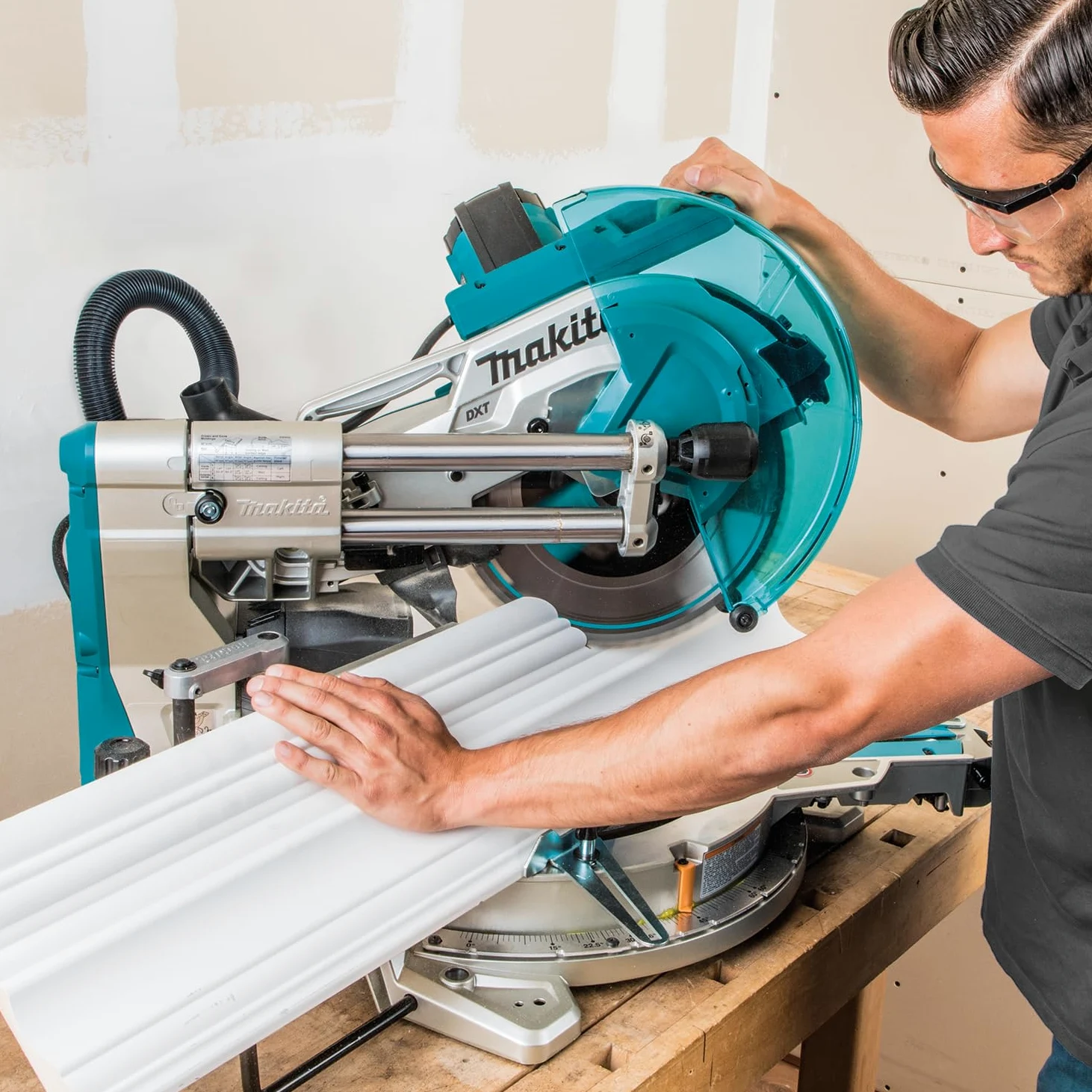 Makita TRONCATRICE RADIALE 305MM 1650W, Nero