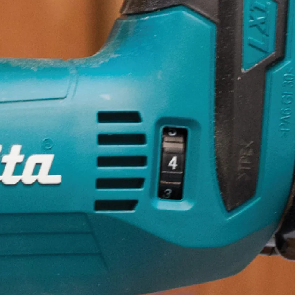 Makita DJV182Z - Caladora 18V litio BL