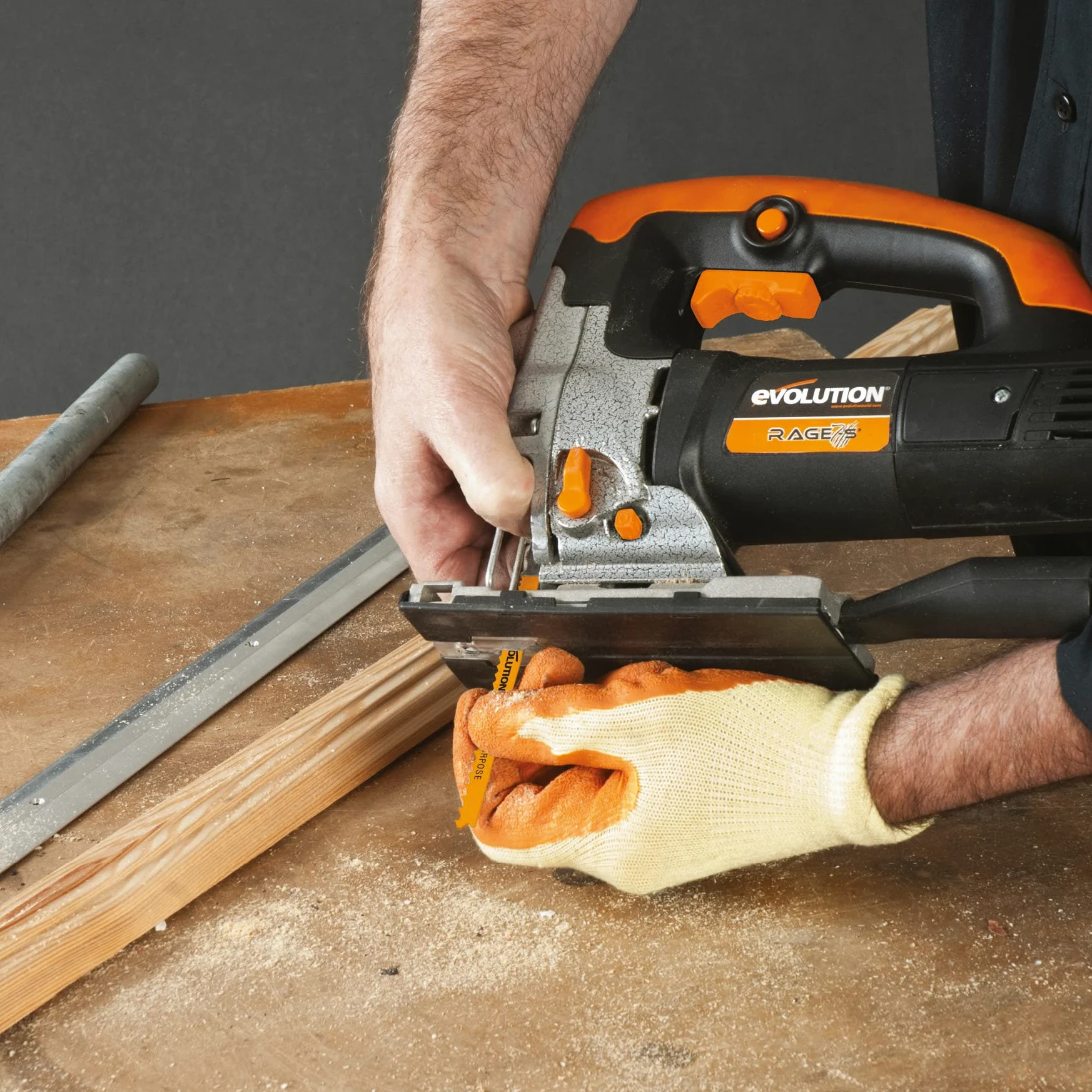 Evolution Power Tools Rage 7-S Seghetto multiuso - Taglio su legno, acciaio, plastica e molto altro - 5 lame incluse - 710 W