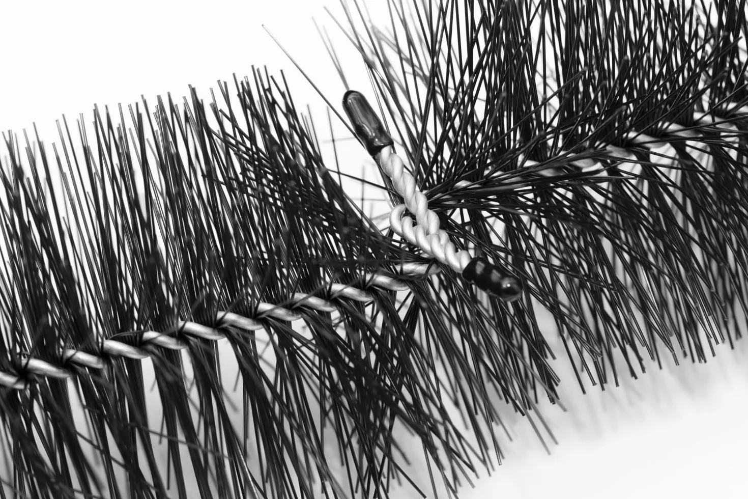 Spazzola per grondaia 12 m 110-120 cm Ø 19 cm 10 Pezzi | Resistente ai raggi UV | Protezione fogliare | Installazione semplice | protezione del pannello solare (Filo zincato)