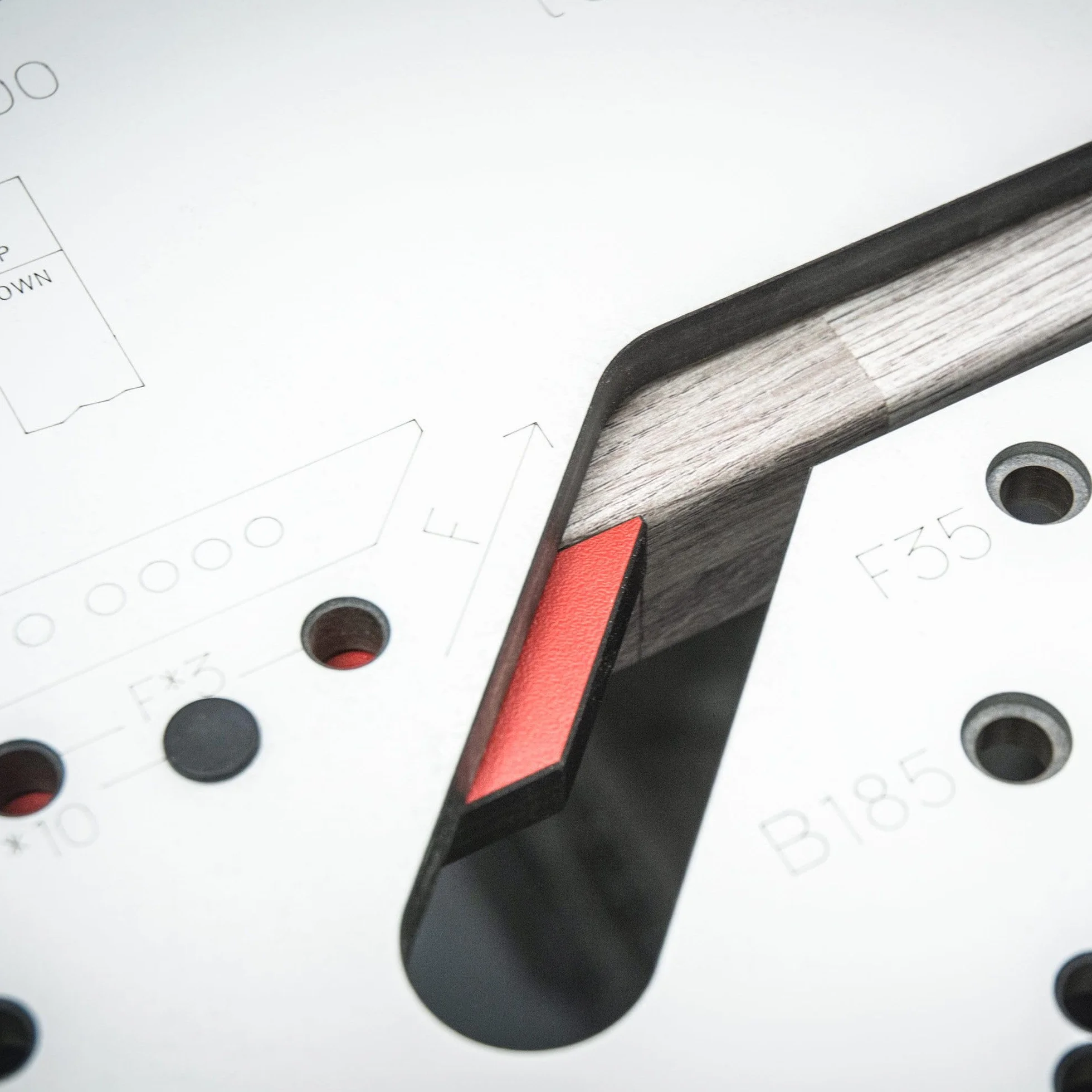 Trend Professional Plantilla Multi-Materiale per Giunzioni a Mitra Mason, Fino a 700mm di Larghezza, Allineamento Bordo Anteriore, KWJ700/PRO
