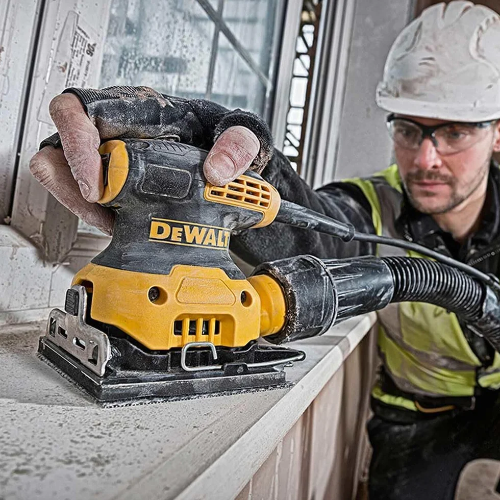 DEWALT Levigatrice orbitale DWE6411-GB 240 V 1/4 Foglio - Giallo/Nero