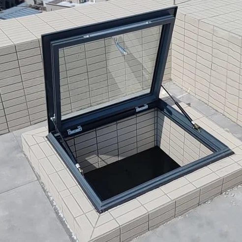 Sportello per lucernina in vetro isolante personalizzabile, copertura di ventilazione facile da installare per lucernina, finestra di accesso per soffitta, sala solare, lucerna